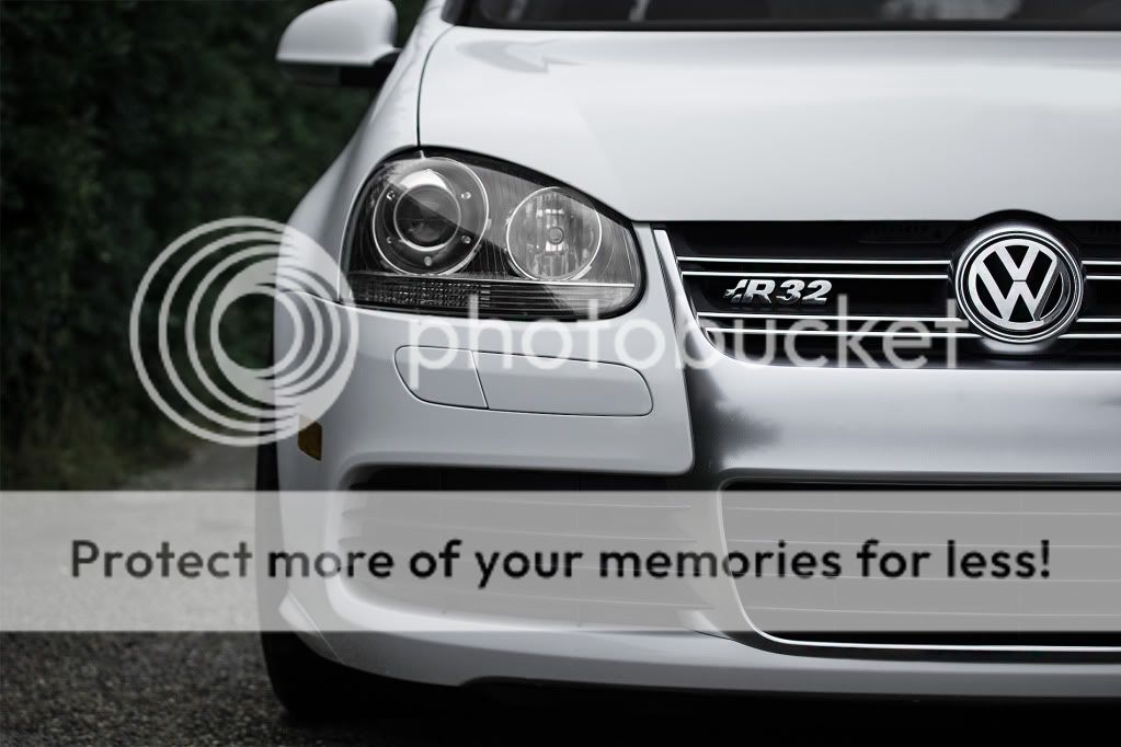 IMAGE: http://i534.photobucket.com/albums/ee344/muellator/frontyardedit.jpg