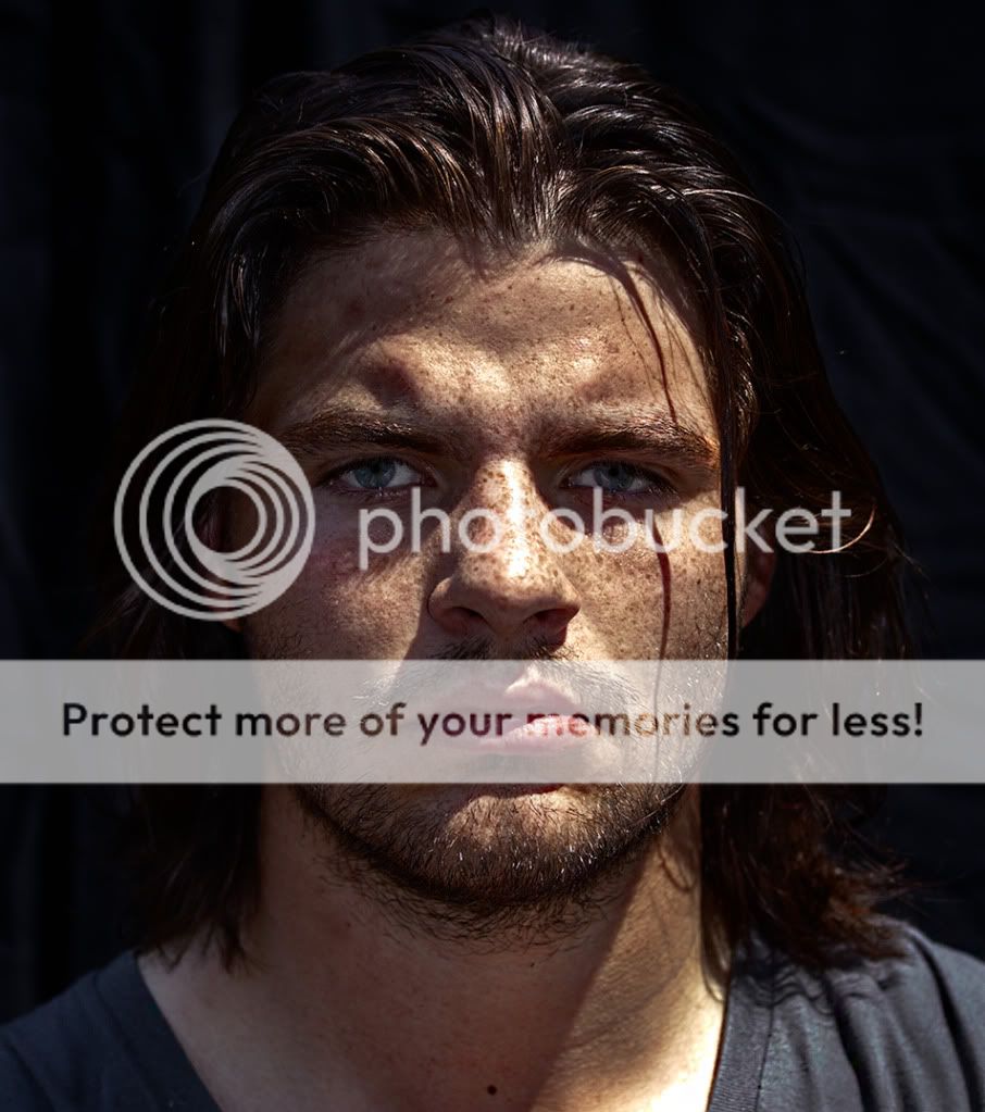 IMAGE: http://i534.photobucket.com/albums/ee344/muellator/mike-dragan.jpg