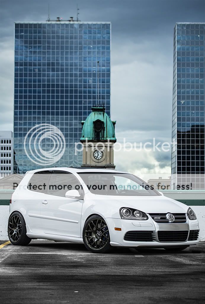 IMAGE: http://i534.photobucket.com/albums/ee344/muellator/parkade-edit.jpg